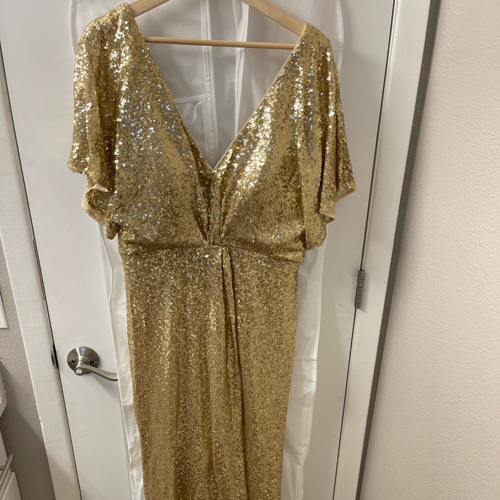 Revelry Bridesmaid Dress- Brand New size 16/18
